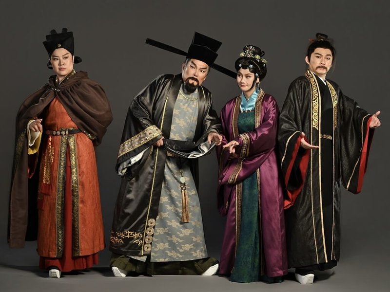 台灣豫劇團年度大戲「東窗謀計」5月將正式上演，由演員劉建華（左）飾演宋王趙構，殷青群（左2）飾秦檜，蕭揚玲（右2）飾王氏，林文瑋（右）飾岳飛。（台灣豫劇團提供）中央社記者趙靜瑜傳真  115年4月17日