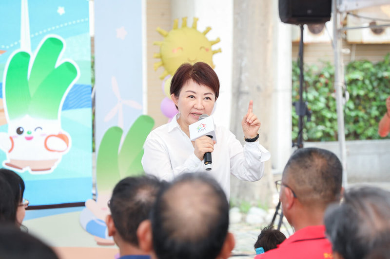 台中市長盧秀燕（圖）17日出席海線地區的大安親子館開幕儀式，針對美式連鎖賣場好市多展店計畫，她在受訪時表示，好市多目前台中2間分店都在市區，未來將以海線地區優先。（台中市政府提供）中央社記者郝雪卿傳真  115年4月17日