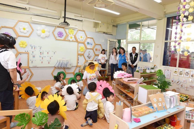 客家委員會積極推動客語沉浸式教學，苗栗縣銅鑼鄉中興國小附幼自民國108年度開始實施，111年成為全縣第一所實施全客語教學的公立幼兒園。（苗栗縣政府提供）中央社記者管瑞平傳真　115年4月17日