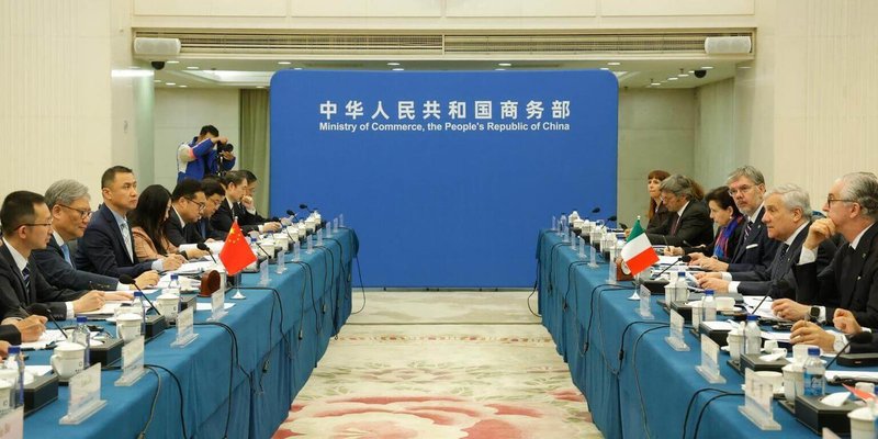 義大利副總理兼外交部長塔加尼16到18日訪問中國，首站抵達北京與中國商務部長王文濤會晤。（義大利外交部提供）中央社記者黃雅詩羅馬傳真 115年4月17日