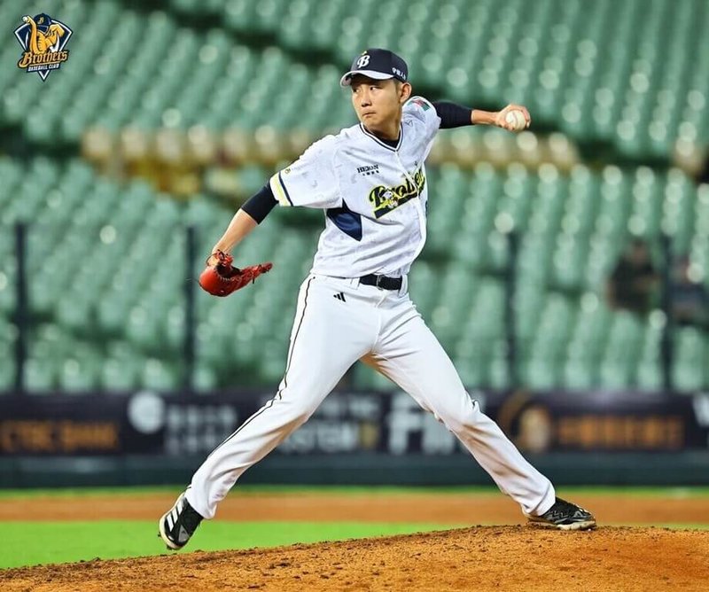 中華職業棒球大聯盟中信兄弟隊22歲投手錢可倫（圖）本季首次升上一軍，前2場都投出好表現，合計2.2局無失分。（中信兄弟隊提供）中央社記者蘇志畬傳真　115年2月23日