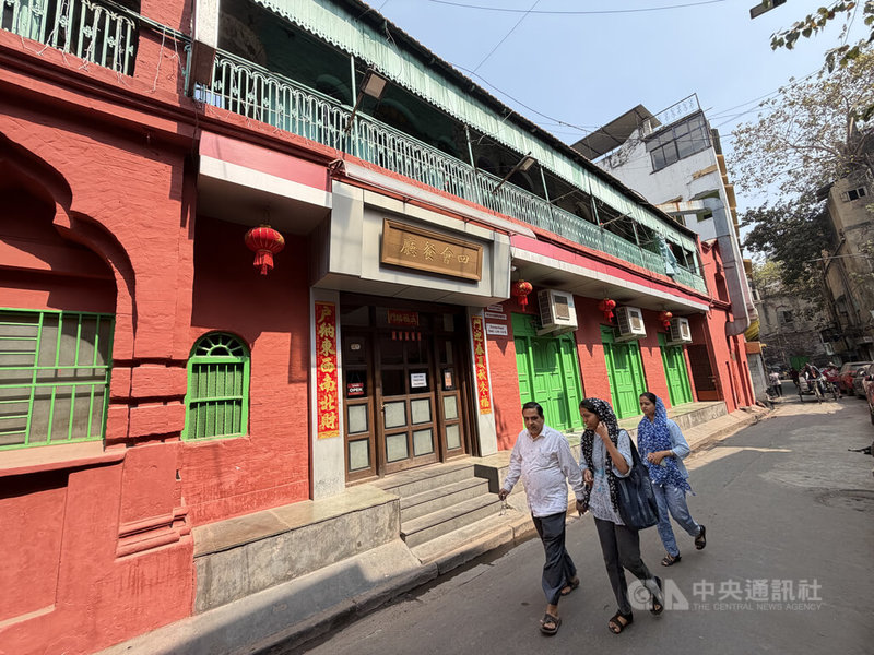 僑居印度加爾各答的客家華人，認為自己常被當作「外國人」看待。圖為加爾各答街頭的印度人。中央社記者李晉緯加爾各答攝　115年4月18日