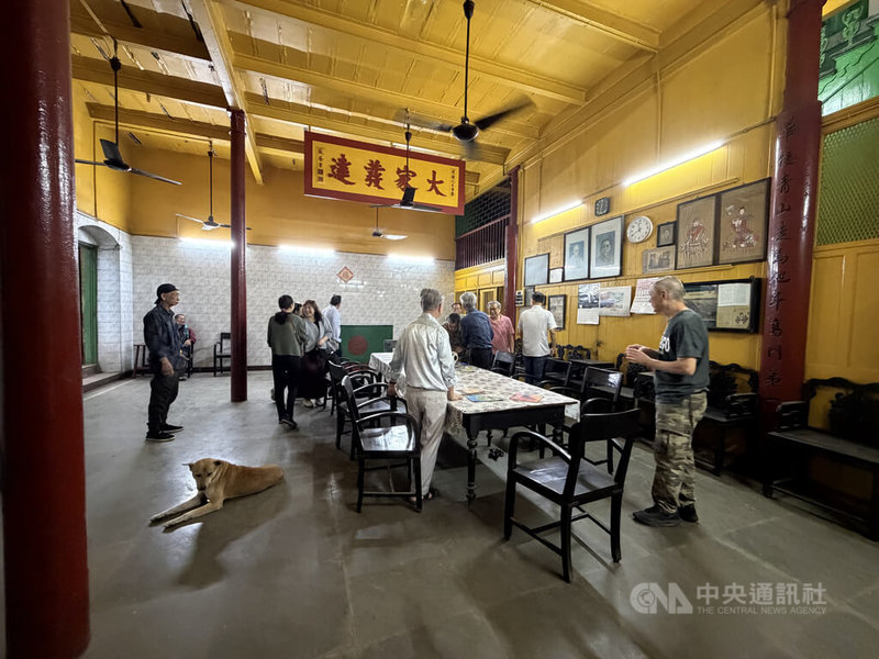 加爾各答客家華人愈來愈少，過往街頭隨處可見客家華人的景象不再，如今只有在部分聚集地，才能看到較多客家華人聚集。中央社記者李晉緯加爾各答攝　115年4月18日