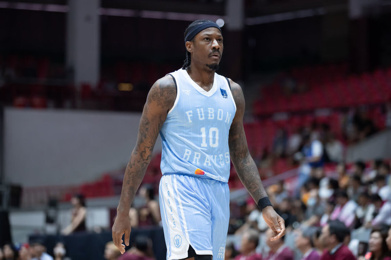 台灣職籃P.LEAGUE+台北富邦勇士隊18日作客交手台鋼獵鷹隊，靠著洋將古德溫（Archie Goodwin）（圖）攻下全場最高的25分，終場就以100比94拿勝，也確定搶下季後賽席次。（PLG提供）中央社記者陳容琛傳真　115年4月18日