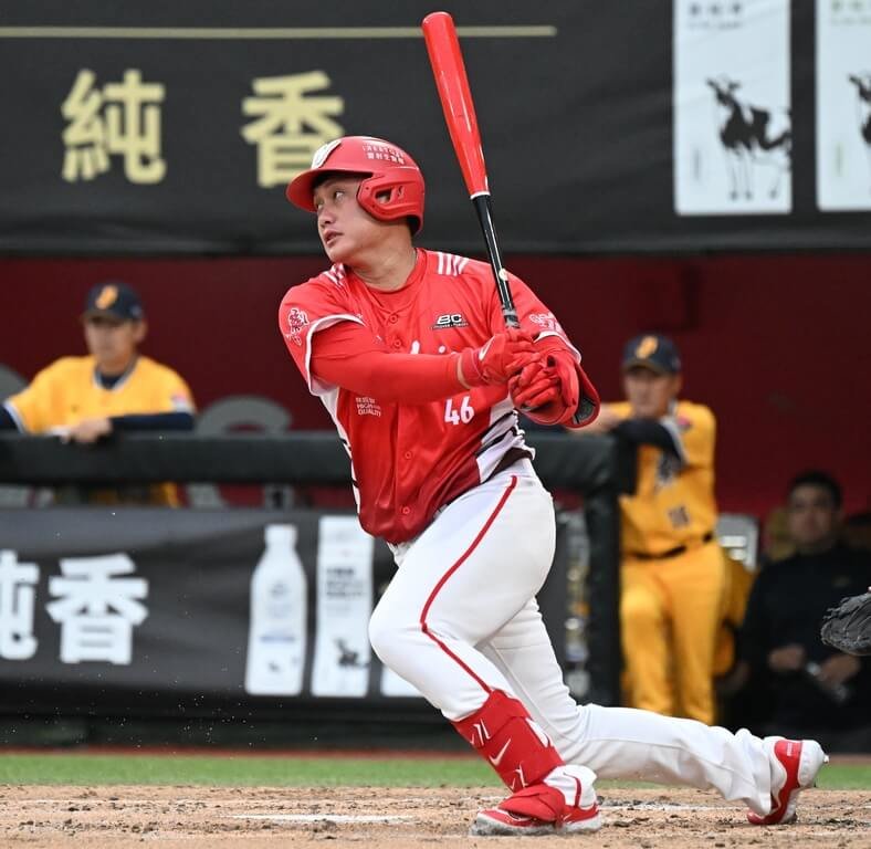 中華職棒味全龍隊野手劉基鴻（圖）18日主場迎戰中信兄弟隊，6局下轟出2分砲助隊逆轉領先，龍隊最終以8比1大勝。（味全龍隊提供）中央社記者蘇志畬傳真　115年4月18日