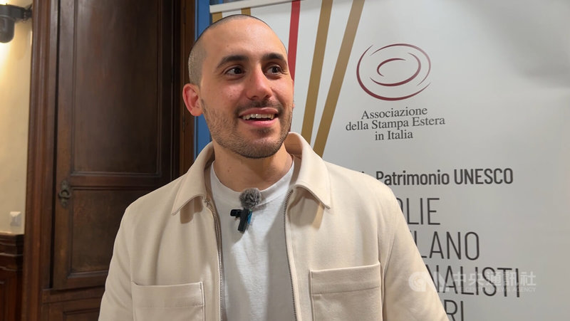 義大利米其林二星主廚奎達拉（Davide Guidara）出生於1994年，年紀輕輕斬獲多項國內外大獎，是義大利料理界一顆閃耀新星，他希望透過推動蔬食為主流的料理，開啟新風潮。中央社記者黃雅詩羅馬攝　115年4月19日