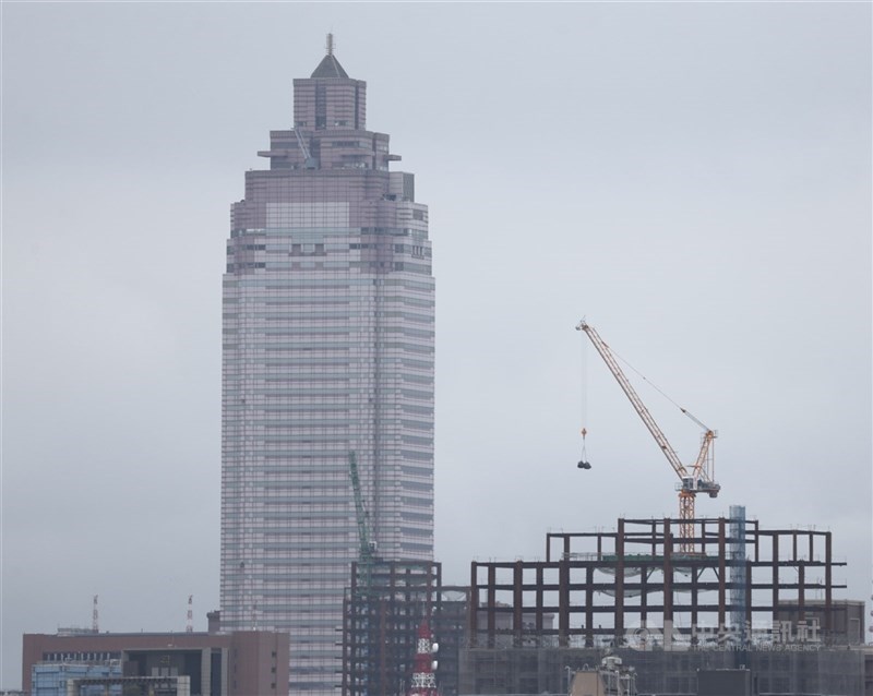 國泰金4月國民經濟信心調查顯示，44%民眾預期未來6個月居住地住宅的房價漲幅超過3%，35%預期在正負3%內，20%認為下跌超過3%。整體來看，民眾對未來6個月房價看漲比例在過去1年已有轉弱跡象。（中央社檔案照片）