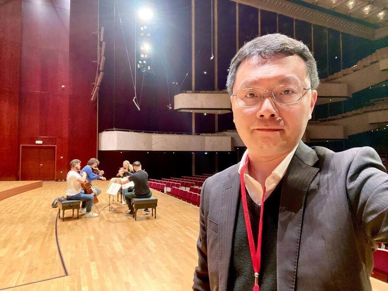 國立台灣交響樂團推出「華山論樂」講座，23日首場將邀請鵬博藝術總經理徐鵬博（右）以「音樂經紀的不無聊人生」為題，揭開演出背後的真實樣貌。（國台交提供） 中央社記者趙靜瑜傳真　115年4月21日