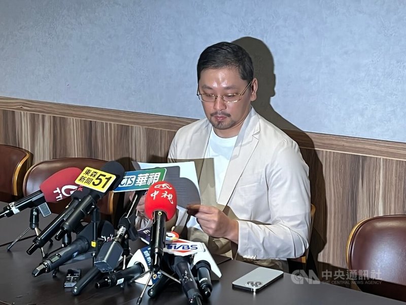 體操教練翁士航（圖）21日被指控涉及霸凌、性騷擾問題，對此，翁士航召開記者會澄清絕無相關行為，並強調目前案件已進入調查程序，他希望回歸證據還原事實全貌。中央社記者陳容琛攝　115年4月21日