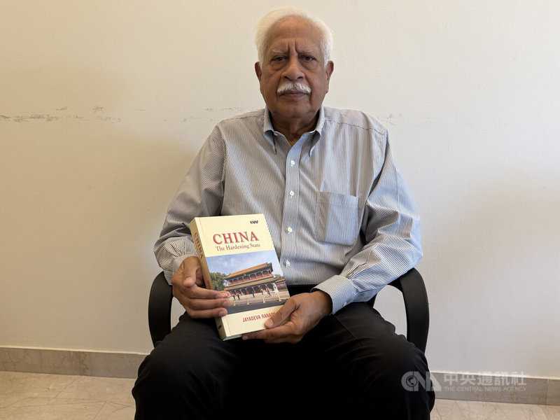 印度智庫中國分析及策略中心主任拉納德是印度知名戰略與安全問題專家，長期專注於中國政治、軍事與對外政策研究，具情報體系逾30年資歷，退休後轉進智庫，繼續從事研究。中央社記者李晉緯新德里攝　115年4月21日