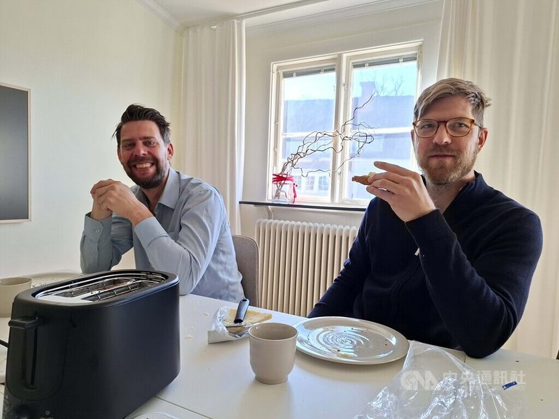 瑞典人熱愛Fika，連上班時間也不例外，花個15分鐘喝杯咖啡有益工作表現與職場和諧。中央社記者辜泳秝韋克舍攝　115年4月21日