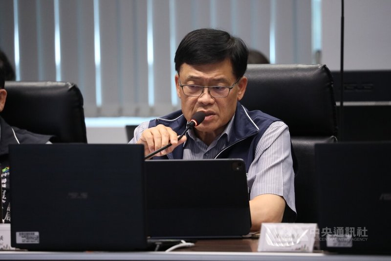 台中市衛生局長曾梓展21日在市政會議中說明，將於4月27日起推動「腸病毒71型疫苗補助計畫」，提供2個月至2歲以下弱勢族群嬰幼兒接種。中央社記者郝雪卿攝  115年4月21日