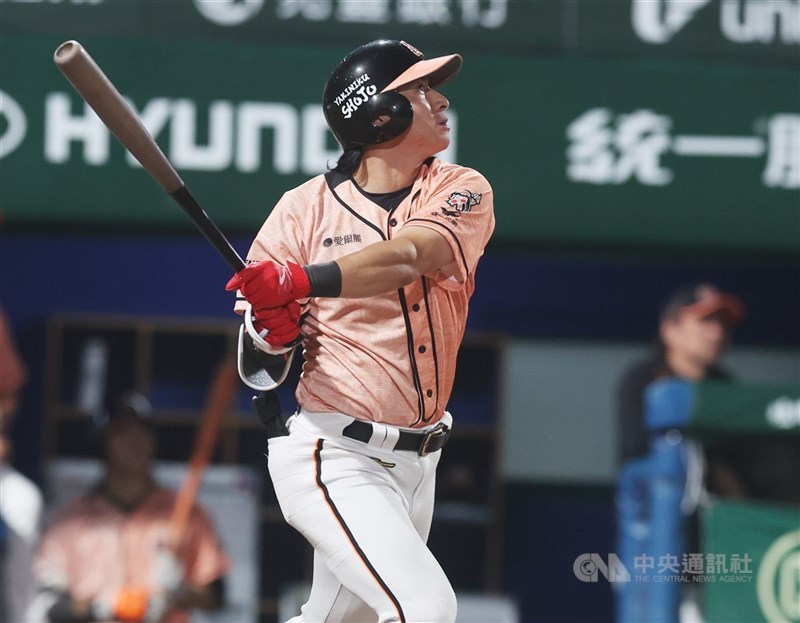 中職統一7-ELEVEn獅隊野手陳傑憲21日繼續在二軍先發出賽，總計3打數敲出1支安打，近2場出賽都有安打表現。（中央社檔案照片）