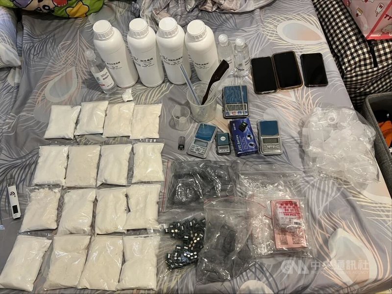 台北市士林區日前發生虛擬貨幣搶案，警方16日發動第3波拘提行動，於台中、桃園再查獲主嫌陳姓男子等4人，並同步查獲1處毒品分裝場。（翻攝照片）中央社記者黃麗芸傳真　115年4月22日