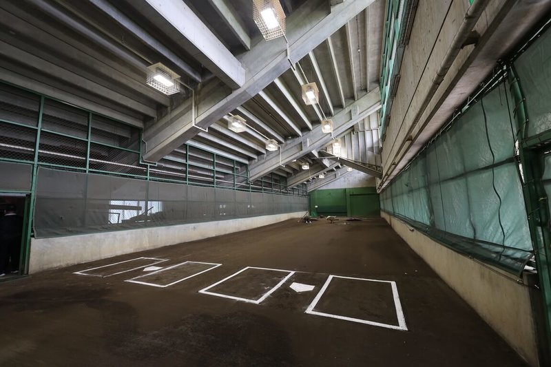 運動部與中華奧會籌組亞運參訪團，22日考察棒球決賽場地豐橋市民球場。圖為正在興建的室內牛棚和打擊練習區。（中華奧會提供）中央社記者黎建忠傳真　115年4月22日