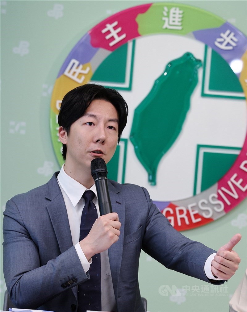 圖為民進黨發言人吳崢。（中央社檔案照片）