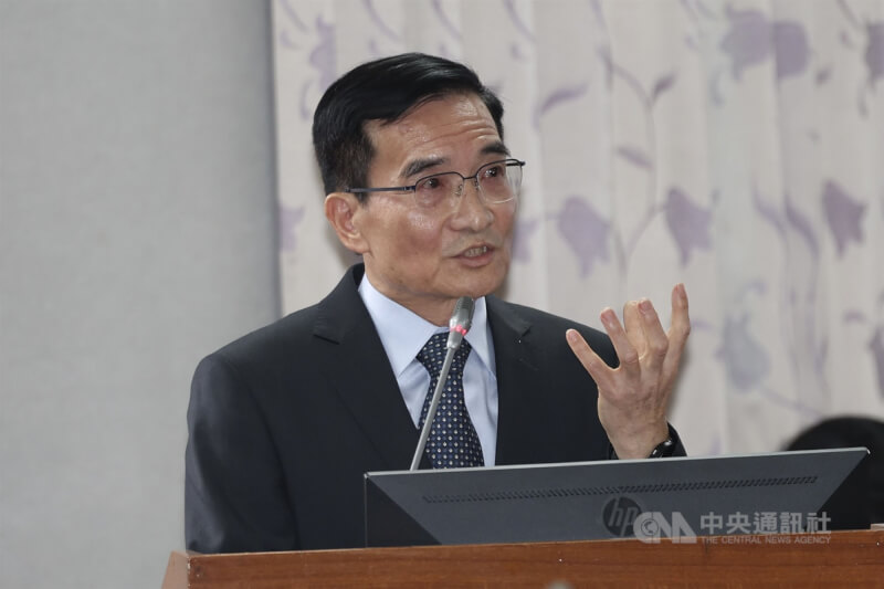 立委關注海巡署對於中國灰色地帶襲擾，有無長期、系統性的因應對策。海委會副主委兼海巡署長張忠龍（圖）22日在立法院表示，全世界應對中國灰色地帶襲擾，台灣最有經驗，有全套SOP，處理方式也獲得世界各國肯定，而且「我們一向不挑釁也不示弱。」中央社記者吳家昇攝　115年4月22日