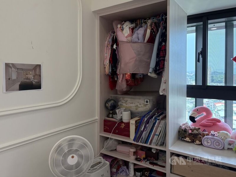 新北一對夫妻23日控訴，花費新台幣170萬元找裝潢設計公司裝修新屋，入住後卻發現無家電冷氣，房內衣櫃也沒裝門。中央社記者曹亞沿攝　115年4月23日