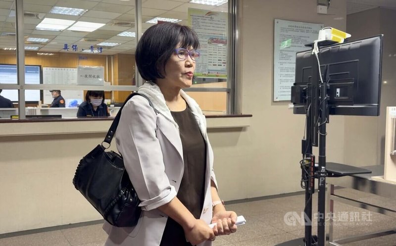 曾列民眾黨不分區立委名單第17名、後來遭撤銷黨籍的徐瑞希，向法院提起確認黨員資格之訴，台北地方法院23日判決徐瑞希勝訴。徐瑞希聆聽判決後受訪表示很開心，也盼民眾黨未來真正落實政黨法的民主運作原則。中央社記者林長順攝　115年4月23日