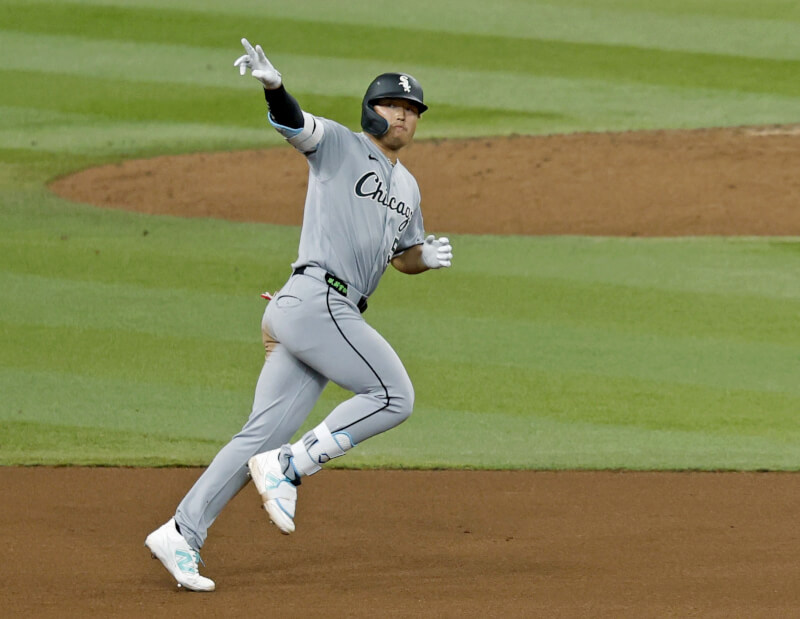 美國職棒芝加哥白襪強棒村上宗隆22日比賽中敲出本季第10支全壘打。（共同社）