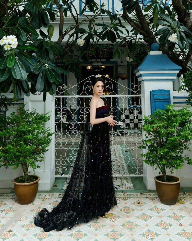 演員謝盈萱（圖）日前赴新加坡參加「紅星大獎」並擔任頒獎人，她以「去做任何想做的事情」勉勵得獎後進演員，「可以趁著年輕、容錯率還高的時候，趕快去做任何想做的事情」。（天地合娛樂提供）中央社記者洪素津傳真　115年4月23日