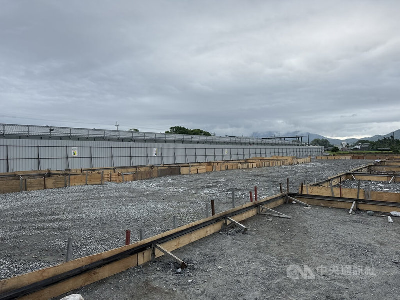 原住民族委員會興建「原住民臨時安置處所」，預計6月底完工，可提供10戶族人入住，地點位於花蓮光復鄉中繼屋旁。中央社記者張祈攝　115年4月24日