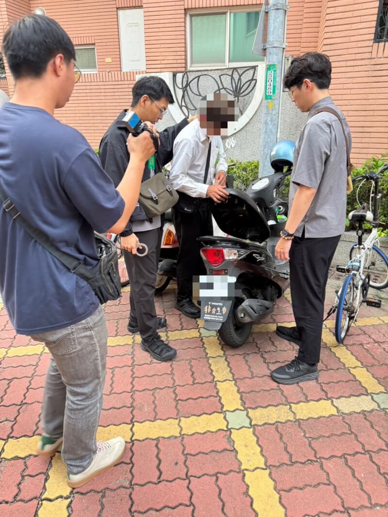 台南1名女高中生22日放學走在人行道時，突遭人從後方襲擊，涉案42歲蔡姓男子23日被逮；警方調查，蔡男預謀犯案，企圖性侵。（台南市警局提供）中央社記者張榮祥台南傳真 115年4月24日