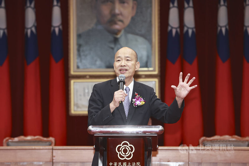 立法院厚生會24日舉行第34屆厚生會長交接典禮，立法院長韓國瑜（圖）致詞時說，5月中日內瓦將召開世界衛生大會，他建議衛福部、外交部，衛生醫療一定要跨出國門，台灣不是只有台積電，還有很多隱形冠軍，有非常棒的醫療，會製造更多護國神山。中央社記者鄭清元攝　115年4月24日
