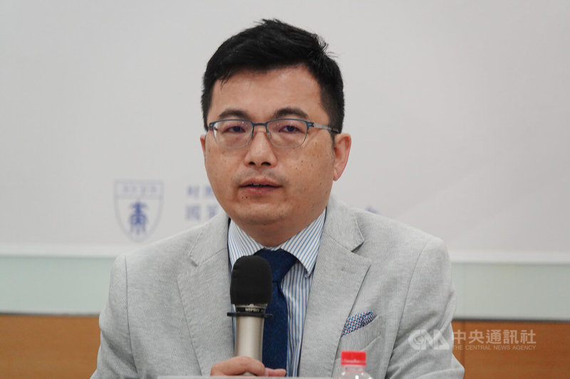 高雄大學政治法律學系教授王順文24日提到，台灣需要盡量培養未來面對混合戰的韌性。中央社記者吳書緯攝　115年4月24日