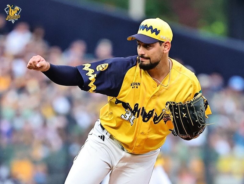 中職中信兄弟隊25日靠先發投手勝騎士（Mario Sanchez）（圖）7局無失分優質先發，助隊以1比0在台中主場擊敗富邦悍將隊、拿下近期3連勝。（中信兄弟提供）中央社記者謝靜雯傳真 115年4月25日