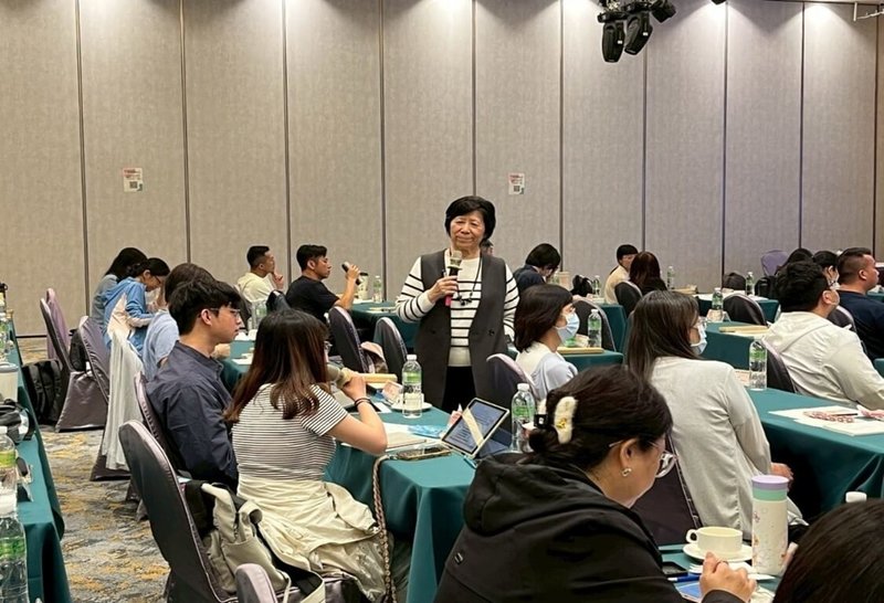 教育部25日發布新聞稿指出，為協助學生養成正確使用手機與網路習慣，23日於台中市烏日區舉辦「青少年關機也幸福」種子教師研習活動，邀集全國高級中等學校學務及輔導教師共同參與。（教育部提供）中央社記者陳至中台北傳真　115年4月25日