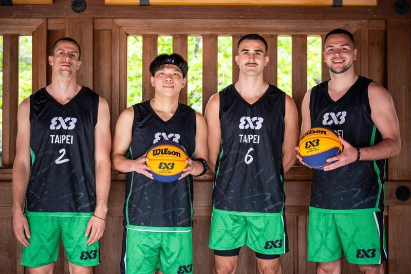 台北永豐旺寶3x3職業籃球隊25在日本宇都宮迎來FIBA 3x3 World Tour開幕站，可惜預賽2戰皆敗，無緣挺進8強。陣中唯一本土球員王新瑋（左2）賽後受訪表示，相信未來可以更好，下一次一定會晉級。（旺寶整合行銷提供）中央社記者黎建忠傳真　115年4月25日
