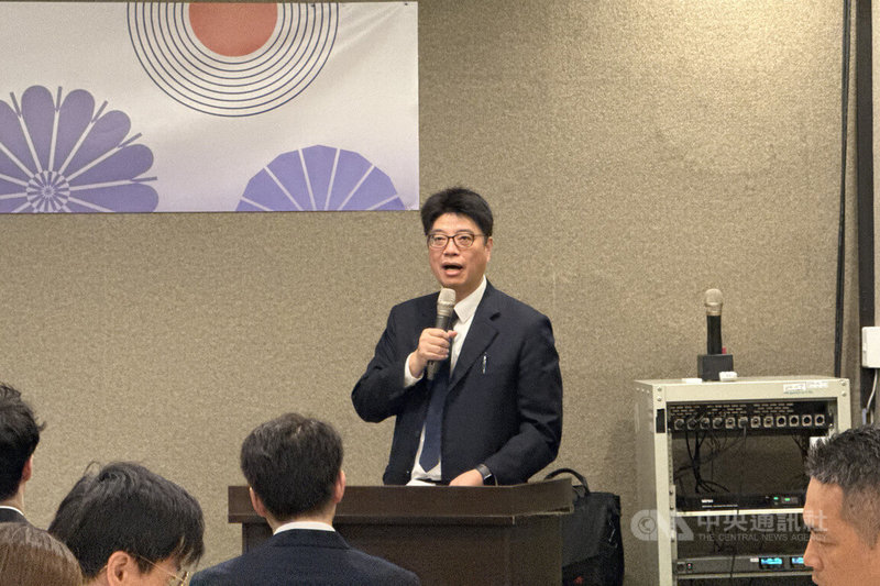 陸委會主委邱垂正25日出席安倍政經塾開幕式。他致詞時表示，台灣已成為「自由開放的印度太平洋」構想中的關鍵角色，面對中共的複合性施壓，台灣將持續強化自我防衛，為區域和平穩定做貢獻。中央社記者廖文綺攝 115年4月25日