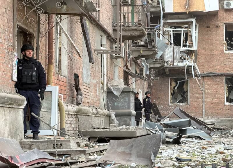 烏克蘭東部第聶伯羅市25日遭到俄羅斯空襲。（路透社）