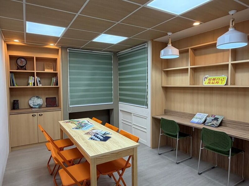 中興大學附屬台中高農打造「興光自主學習空間」，以無印及日式禪風風格進行空間改造，形塑兼具功能性與舒適感的學習場域。（教育部提供）中央社記者許秩維傳真　115年4月26日