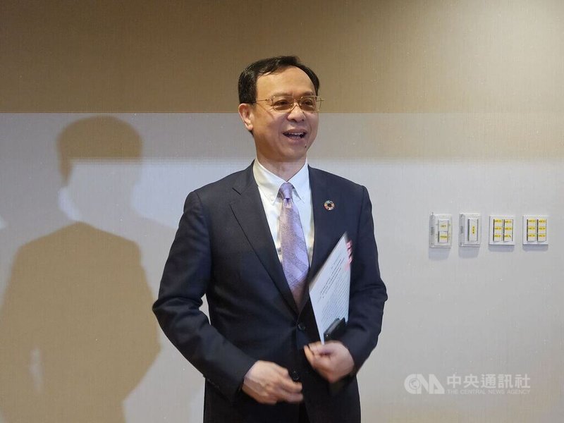 台灣臨終病人死亡品質居亞洲第一，衛生福利部長石崇良（圖）26日表示，持續提升在家善終可近性，同時加成給付鼓勵安寧緩和療護團隊，預計今年發放首波獎勵。中央社記者陳婕翎攝 115年4月26日