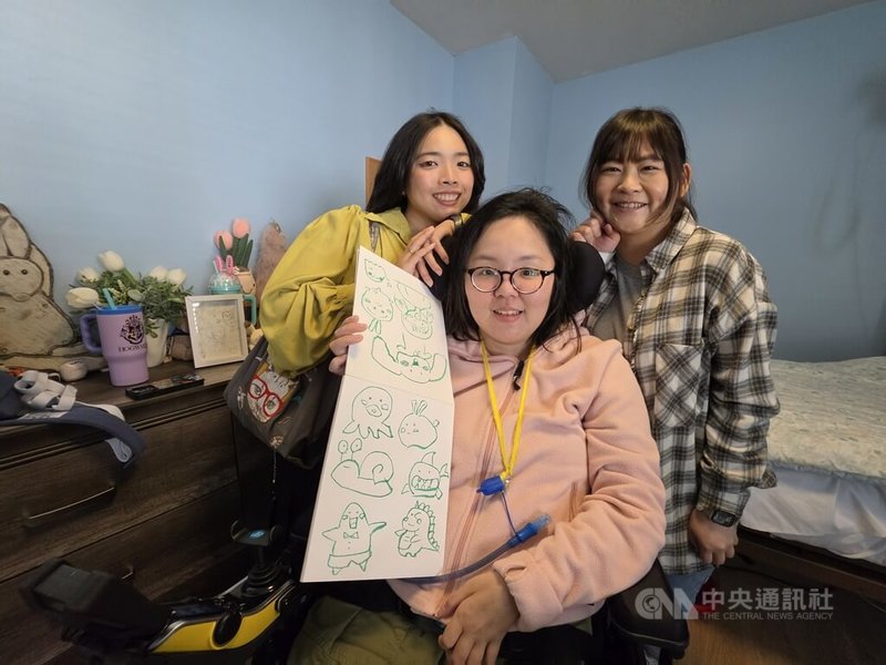 王丰在加拿大最親密的兩位朋友－嚴啟仁（左）和林芮嘉（右）看到王丰從死到生，說過去這一年真的是充滿眼淚和歡笑。中央社記者程愛芬溫哥華攝　115年4月26日