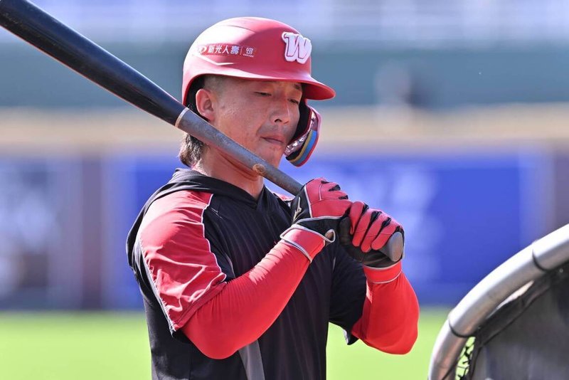 中華職棒味全龍隊捕手姚冠瑋（圖）25日升上一軍，他表示，1年多沒有回到一軍，心情上有點陌生，但自認目前無論在打擊、守備上都已做好準備，希望呈現出最好的表現。（味全龍隊提供）中央社記者謝靜雯傳真　115年4月26日