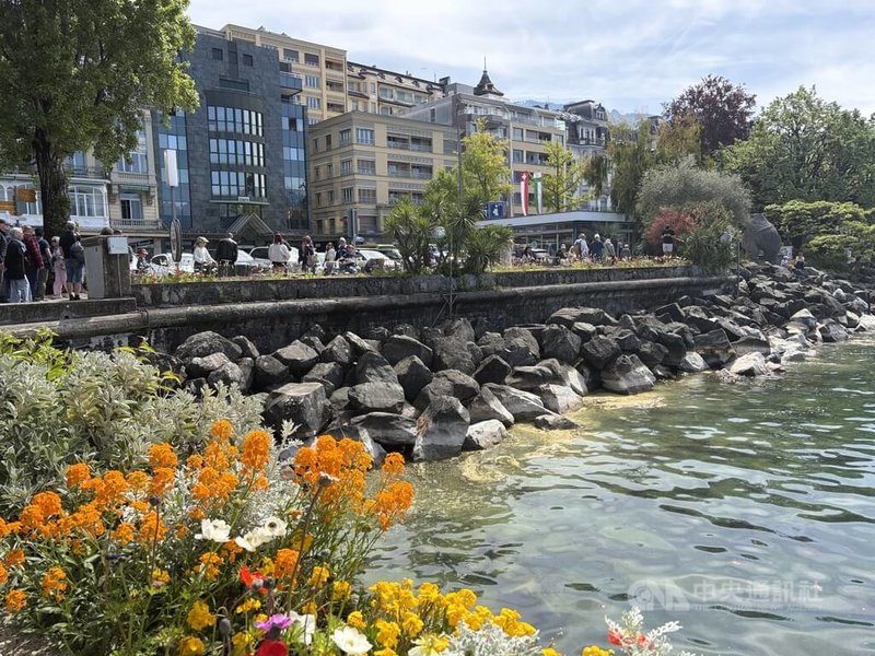 瑞士媒體展望報稱，汪家興居住於瑞士沃州，其財富來自其父親汪傳浦於生前經手的交易。近日瑞士司法當局解凍帳戶，並規歸還汪家6.7億美元，瑞媒關注鉅款。中央社記者郭芳君蘇黎世攝　115年4月27日