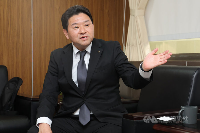 日本長崎縣平戶市長松尾有嗣（圖）27日下午拜會中央通訊社，會中分享平戶市為鄭成功出生地。中央社記者翁睿坤攝　115年4月27日