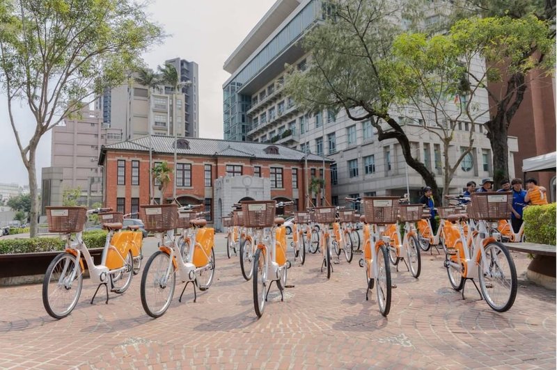 新竹市政府表示，轄內在推動YouBike前30分鐘租借補助政策後，使用周轉率大幅提升，最高單日使用次數破萬，27日再投入250輛新車，打造綠色通勤生活圈。（新竹市政府提供）中央社記者魯鋼駿傳真　115年4月27日
