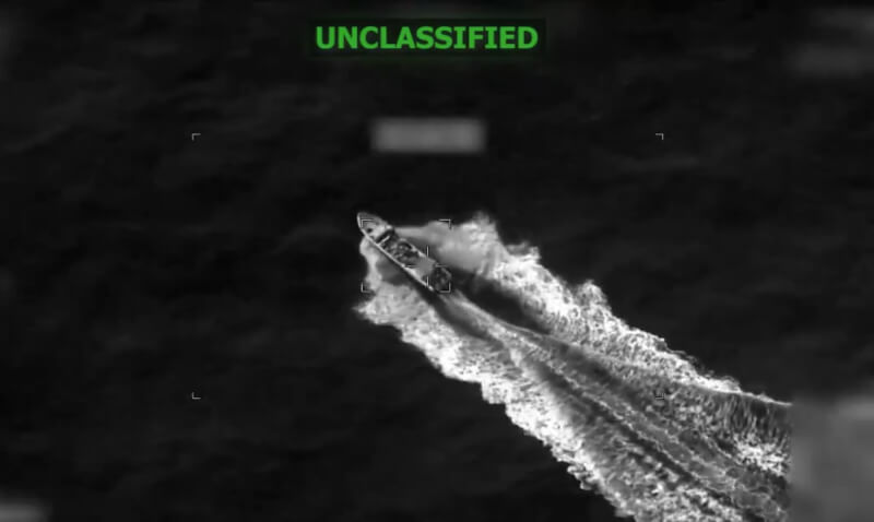 美軍南方司令部26日指出，美軍在東太平洋打擊1艘「涉及毒品販運活動」的船隻，有3名男子喪生。（圖取自x.com/Southcom）