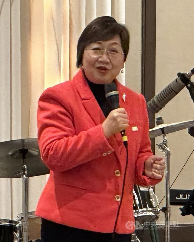 僑委會委員長徐佳青26日出席北美台灣人醫師協會2026年大紐約分會年會晚宴，感謝台僑對國家支持。中央社記者廖漢原紐約攝　115年4月27日