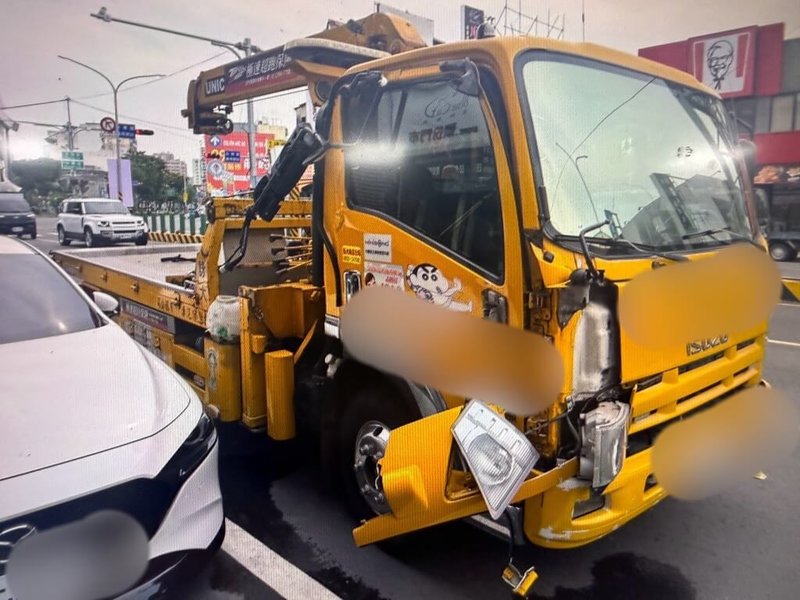 苗栗縣警察局頭份分局29日表示，27日接獲民眾報案，金姓男子駕駛拖吊車，在短短1小時內連續肇事3次，遭疑毒駕，已交由偵查隊查處。（警方提供）中央社記者管瑞平傳真　115年4月29日