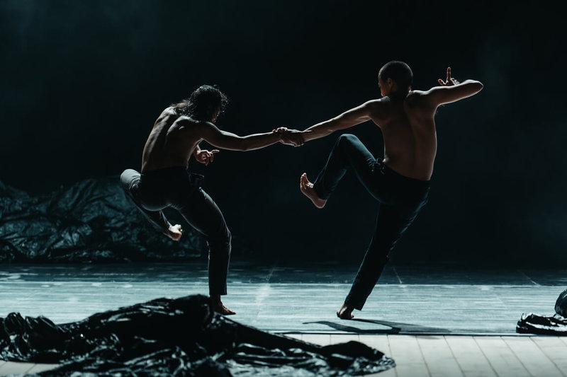 編舞家王宇光的作品「人之島」入圍英國國際舞蹈大獎新綻獎（The Bloom Prize）決選。這個獎項是「國際舞蹈玫瑰獎」的姊妹獎，由英國一級舞蹈場館倫敦「沙德勒之井」劇院主辦。（沙德勒之井劇院提供）中央社記者陳韻聿倫敦傳真　115年4月29日