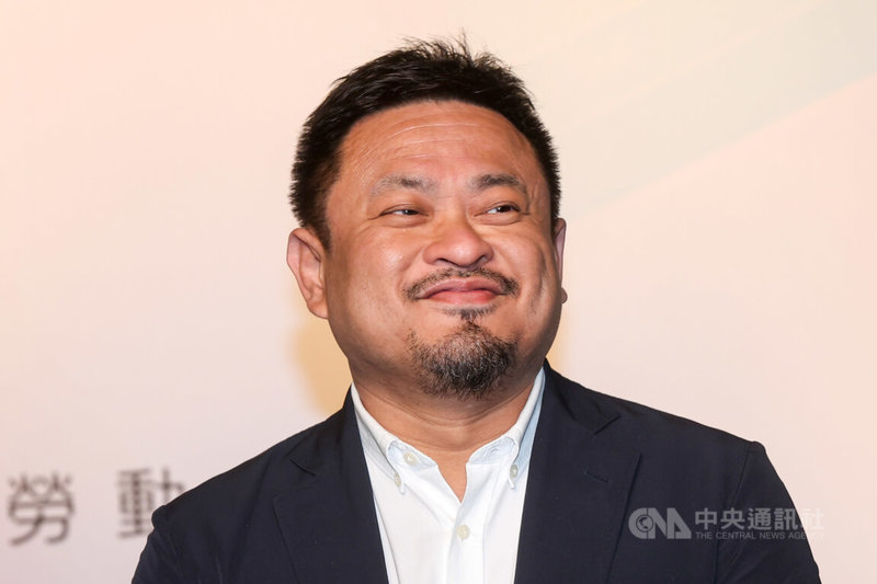 勞動部29日下午在台北舉行115年全國模範勞工表揚典禮,部長洪申翰(圖)出席,會前接受媒體聯訪回應時事議題。中央社記者吳家昇攝 115年4月29日