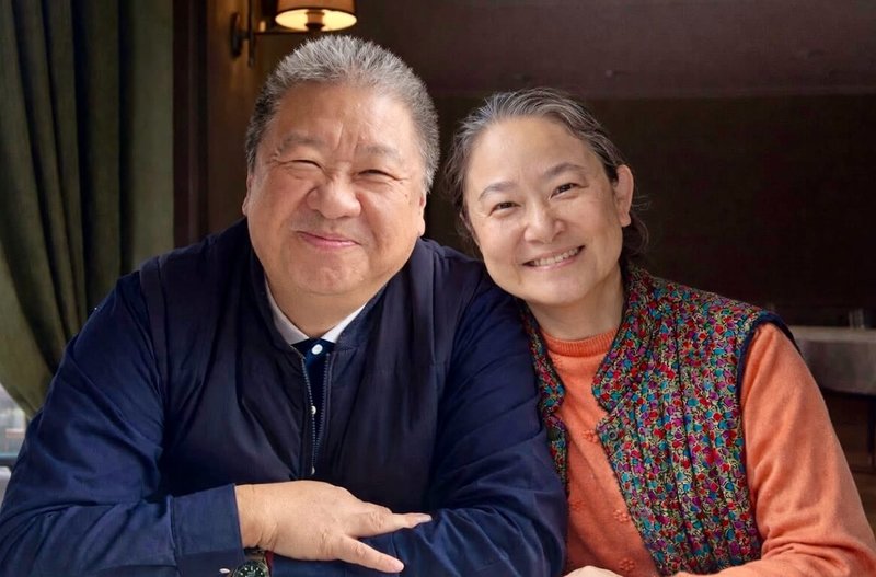 出身穆斯林家庭，從沒想過有一天會穿上慈濟藍白服，後來成為慈濟全球首位穆斯林志工的胡光中（左），去年8月聯合土耳其滿納海國際學校、台北清真寺，和慈濟基金會，共同發起熱食發放援助加薩慈善活動。右為胡光中妻子。（胡光中提供）中央社記者施婉清開羅傳真　115年4月29日