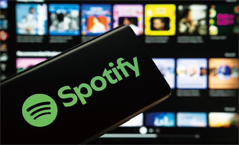 AI創作的多首樂曲2025年11月登上Spotify全球爆紅歌曲榜單第一名。（Bangla press/Shutterstock.com）