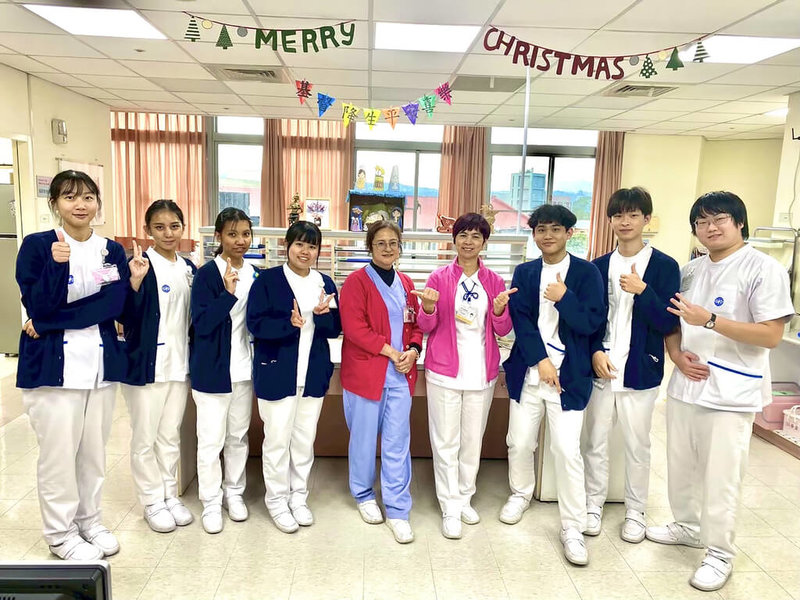 國立暨南國際大學為培養非醫護背景跨領域人才，於3年內完成專業護理師訓練銜接就業，115學年度成立學士後護理學系，即日起至6月10日開放具備學士學位的社會人士或應屆畢業生報名。（暨大提供）中央社記者鄭維真傳真 115年4月30日