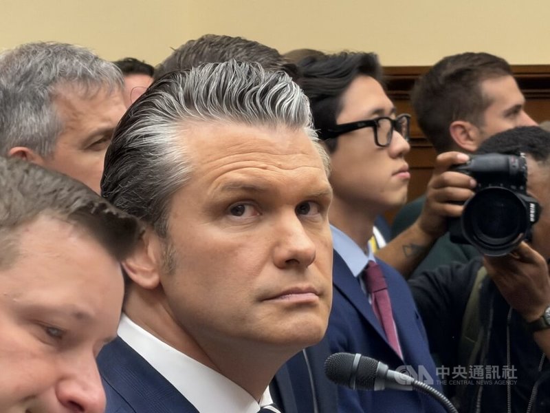 美國戰爭部長赫格塞斯29日出席聯邦眾議院軍事委員會聽證會。中央社記者侯姿瑩華盛頓攝　115年4月30日